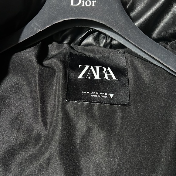 🔥 Zara puffer vest - Picture 3 of 3